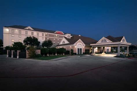 Irving Hotels Near Gateway Drive .